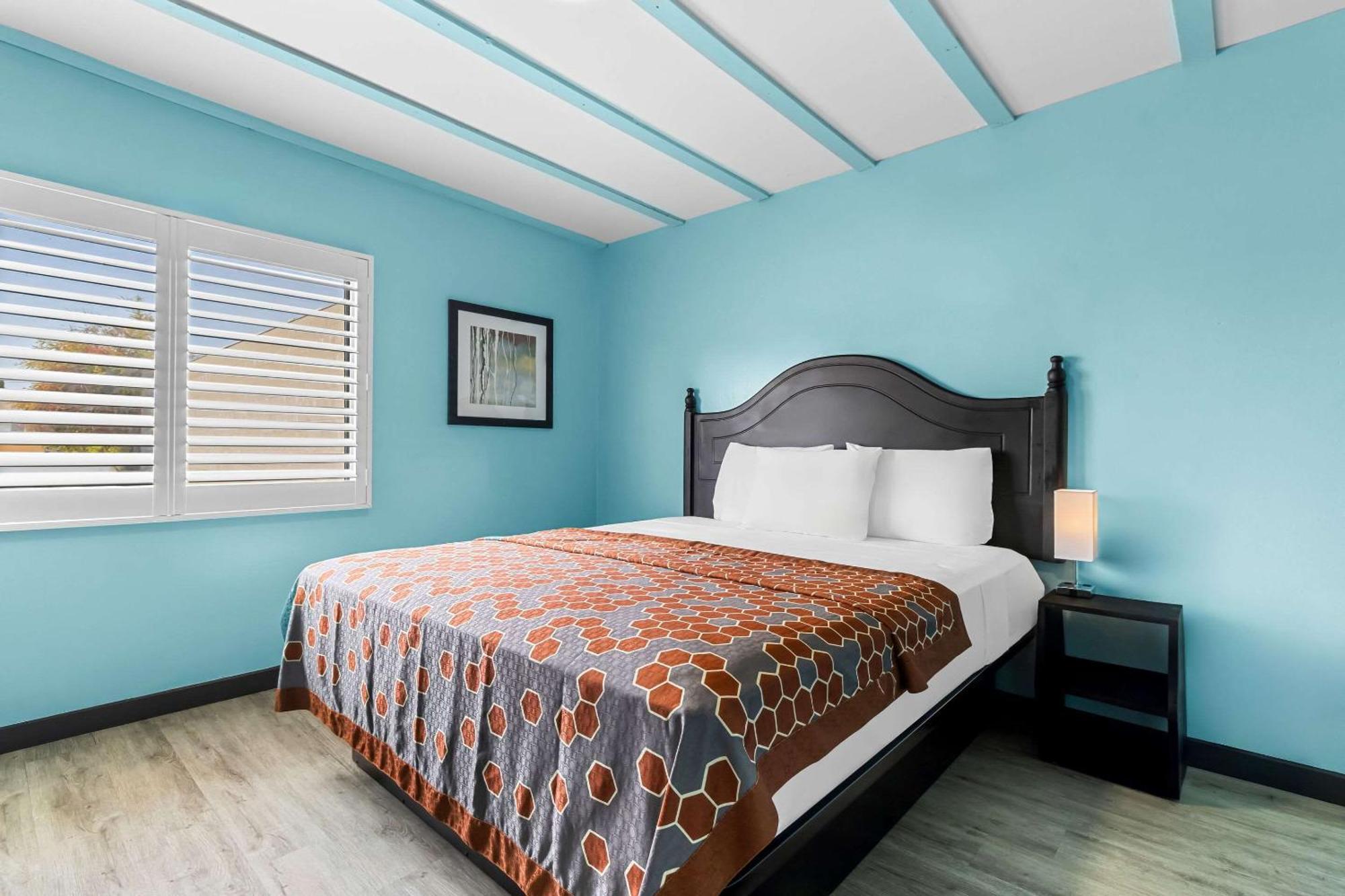 Rodeway Inn & Suites North Hollywood Burbank Airport - Universal Area Los Angeles Extérieur photo