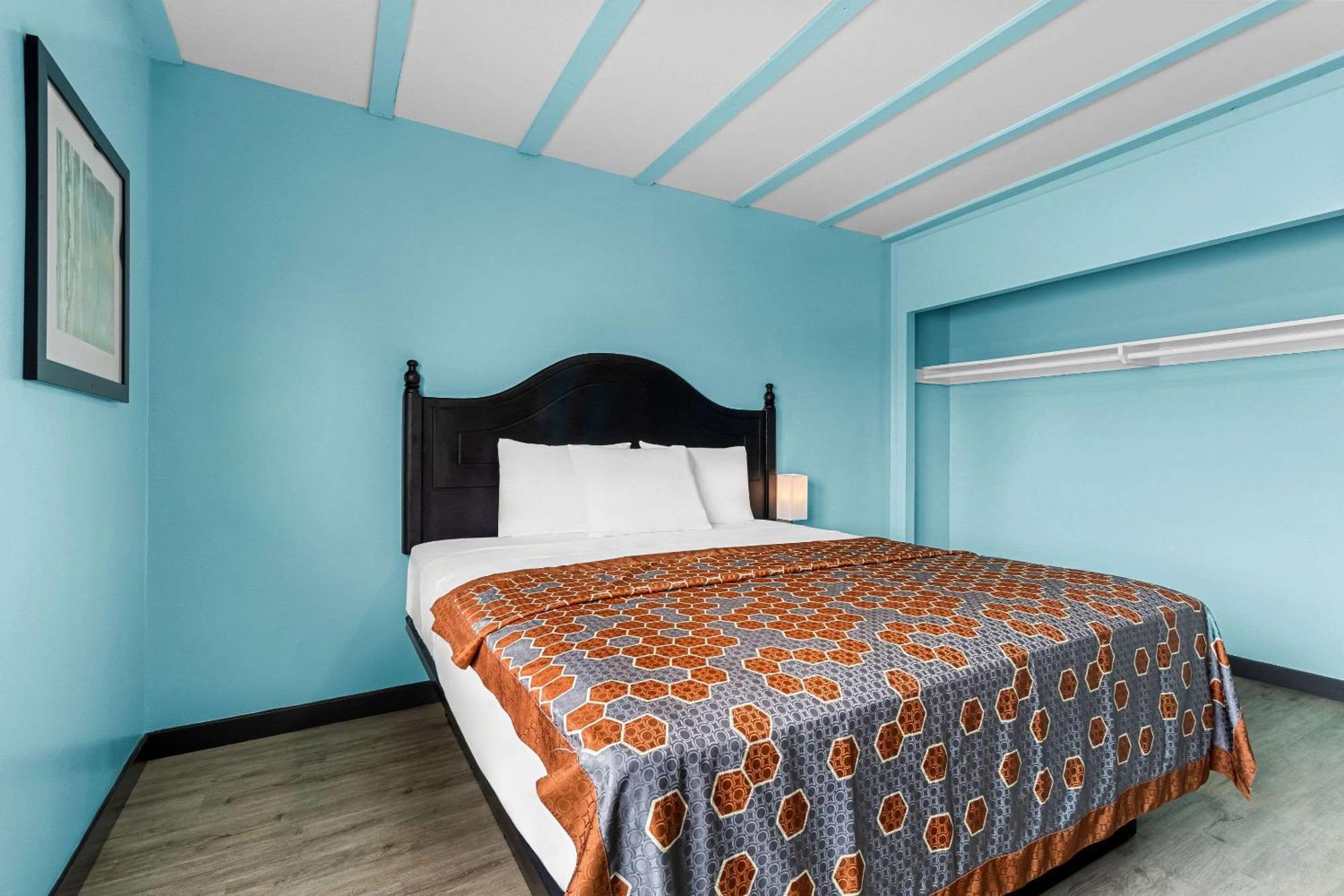 Rodeway Inn & Suites North Hollywood Burbank Airport - Universal Area Los Angeles Extérieur photo