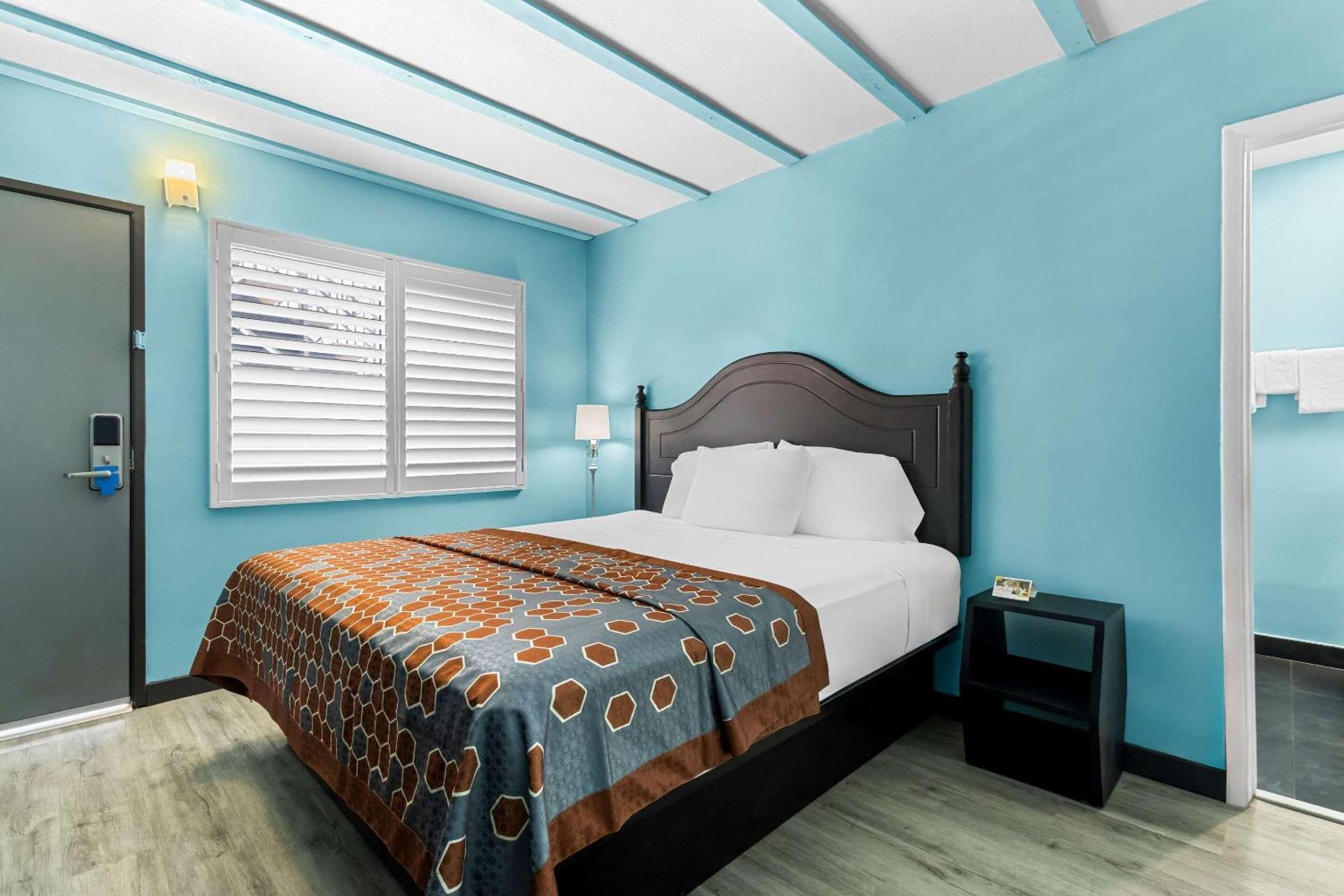 Rodeway Inn & Suites North Hollywood Burbank Airport - Universal Area Los Angeles Extérieur photo